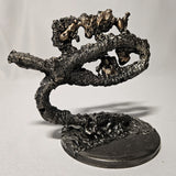 Sculpture de Philippe Buil représentant le signe astrologique du Poisson en dentelle de métal. Symbole de la  sensibilité et la fuidité du signe des Poissons.