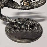 Sculpture de Philippe Buil représentant le signe astrologique du Poisson en dentelle de métal. Symbole de la  sensibilité et la fuidité du signe des Poissons.