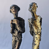Duo de muses 65-23 - Sculpture femmes métal Bronze, Acier et feuilles or 24 carats