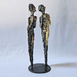 Duo de muses 65-23 - Sculpture femmes métal Bronze, Acier et feuilles or 24 carats