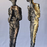Duo de muses 65-23 - Sculpture femmes métal Bronze, Acier et feuilles or 24 carats