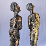 Duo de muses 65-23 - Sculpture femmes métal Bronze, Acier et feuilles or 24 carats