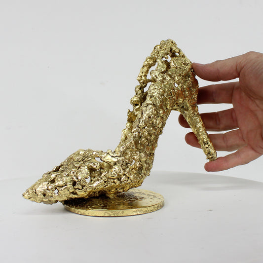 Cendrillon - Sculpture chaussure femme talon aiguille dentelle metal et or