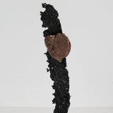 Un coeur de soie - Sculpture métal coeur en bronze sur ruban en dentelle acier