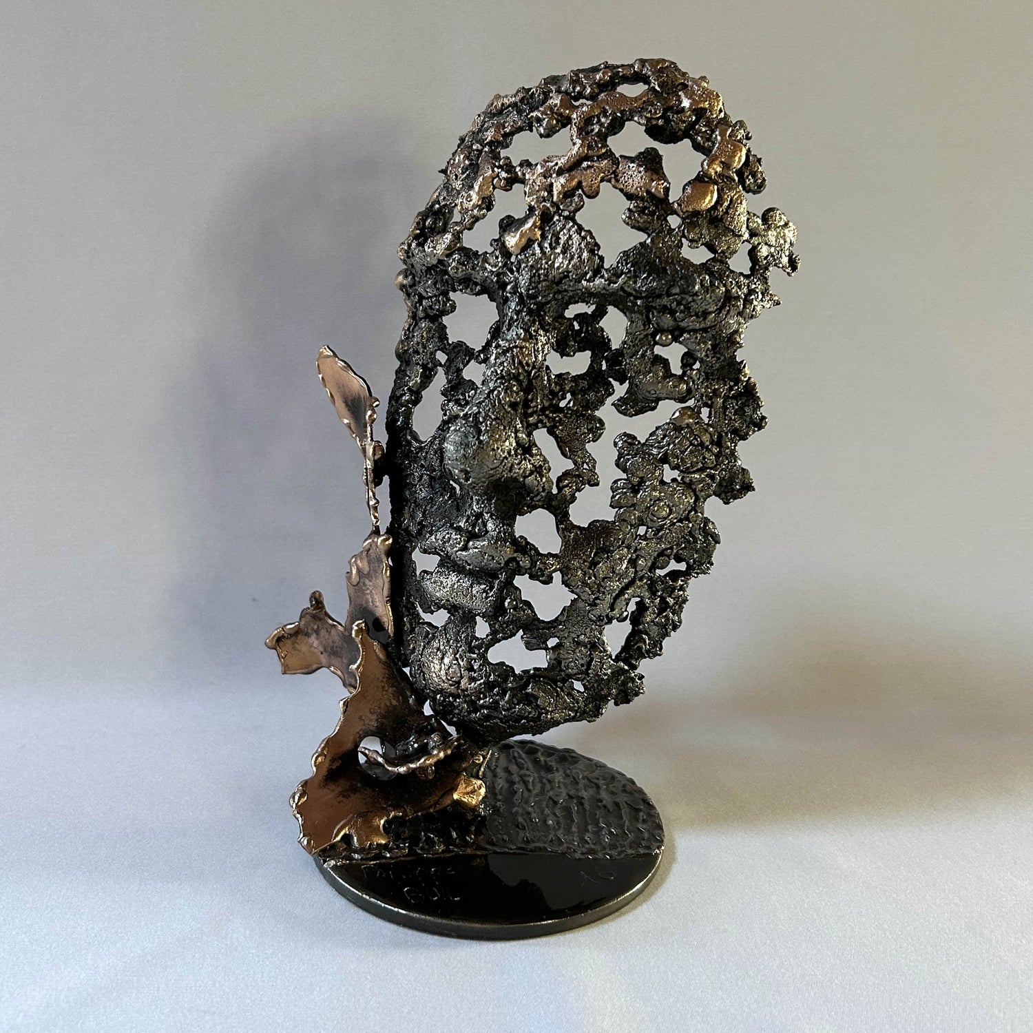 Sculpture de visage ou masque en dentelle de métal acier et bronze – Philippe Buil