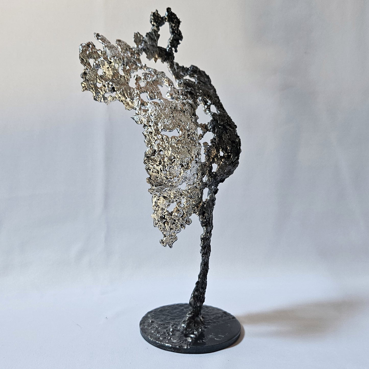 Pavarti Rose - Sculpture corps de femme dentelle métal acier et chrome