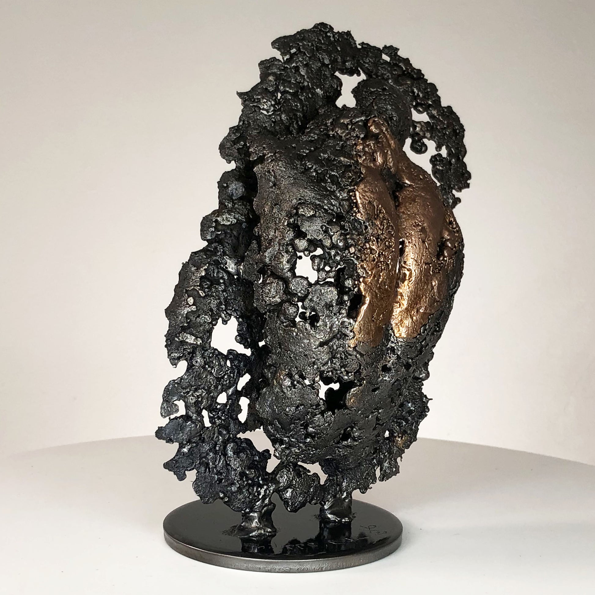 La montagne yogi 120-21 - Sculpture dos homme dentelle métal bronze acier