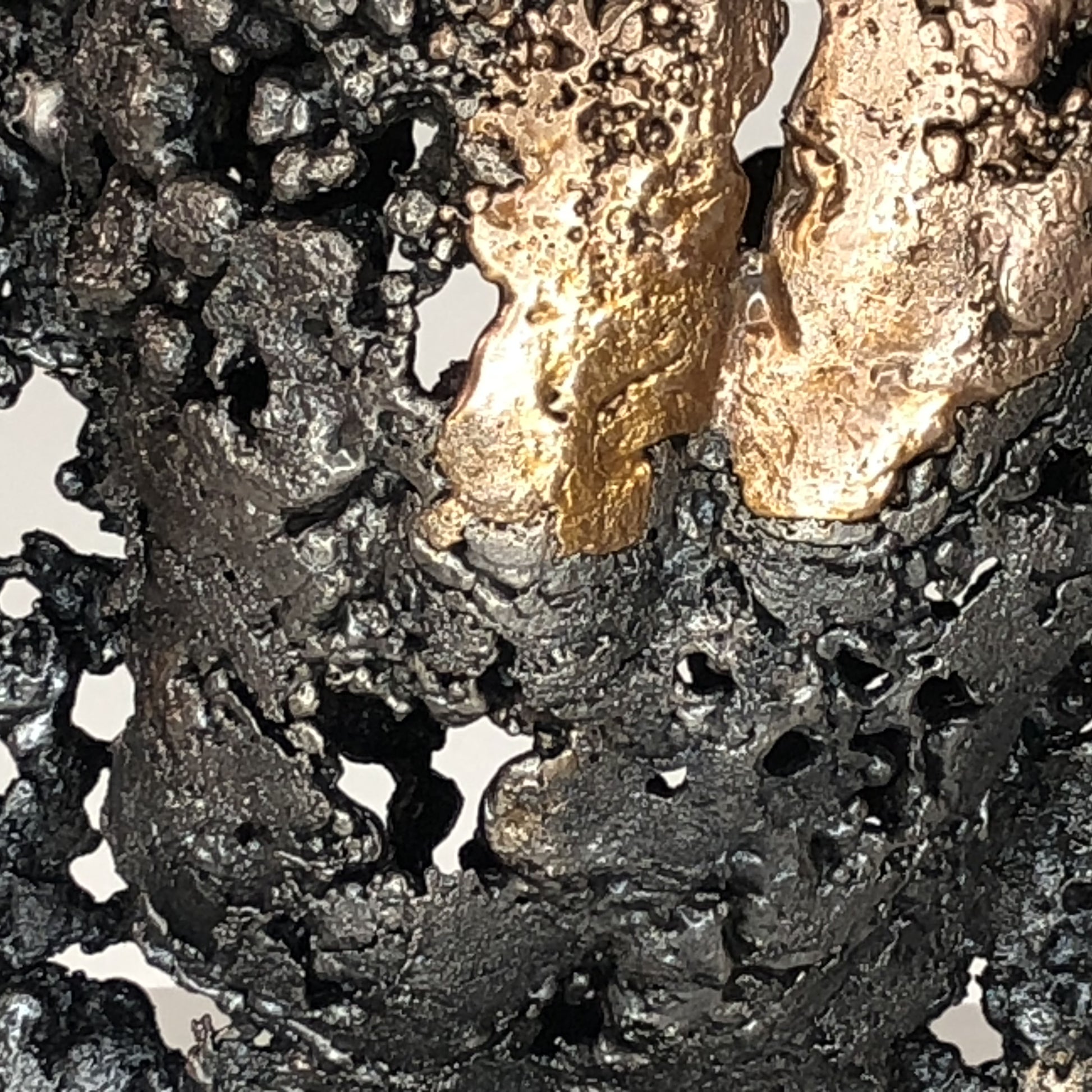 La montagne yogi 120-21 - Sculpture dos homme dentelle métal bronze acier