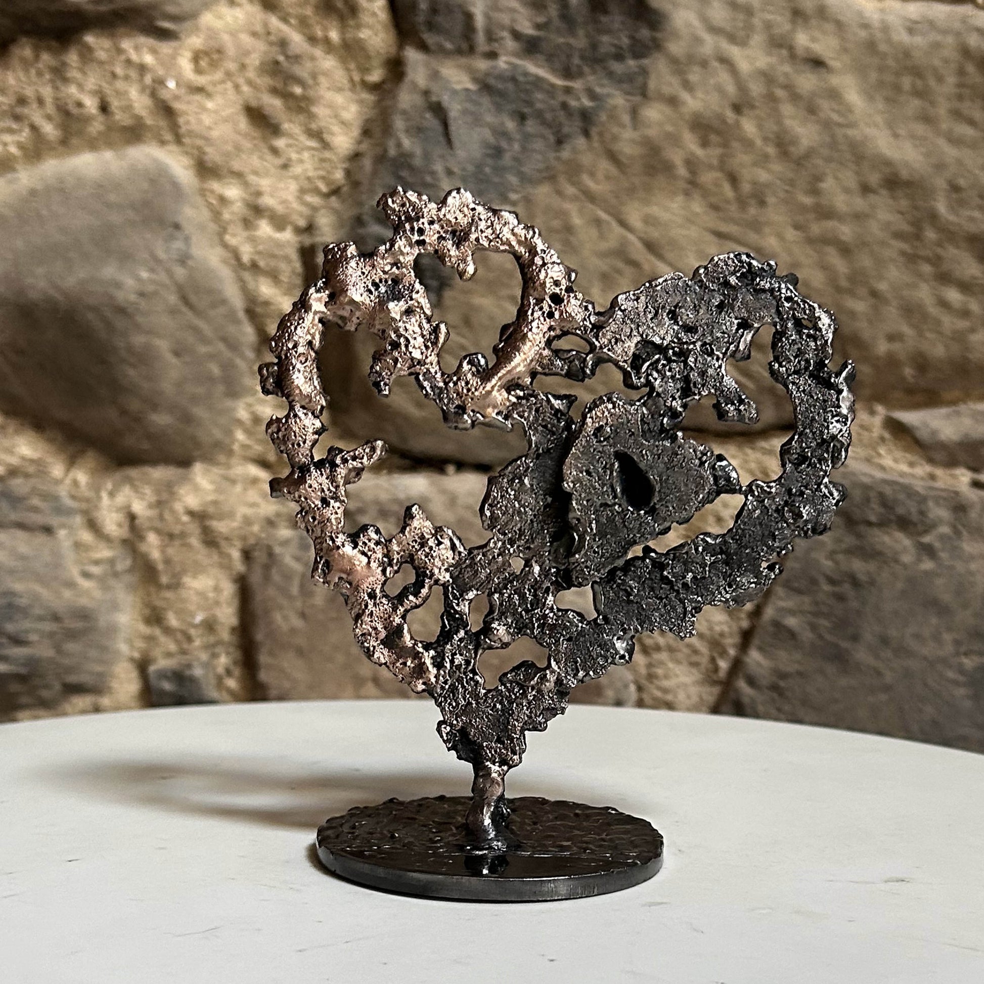 coeur sculpté par Philippe Buil, sculpteur métal contemporain