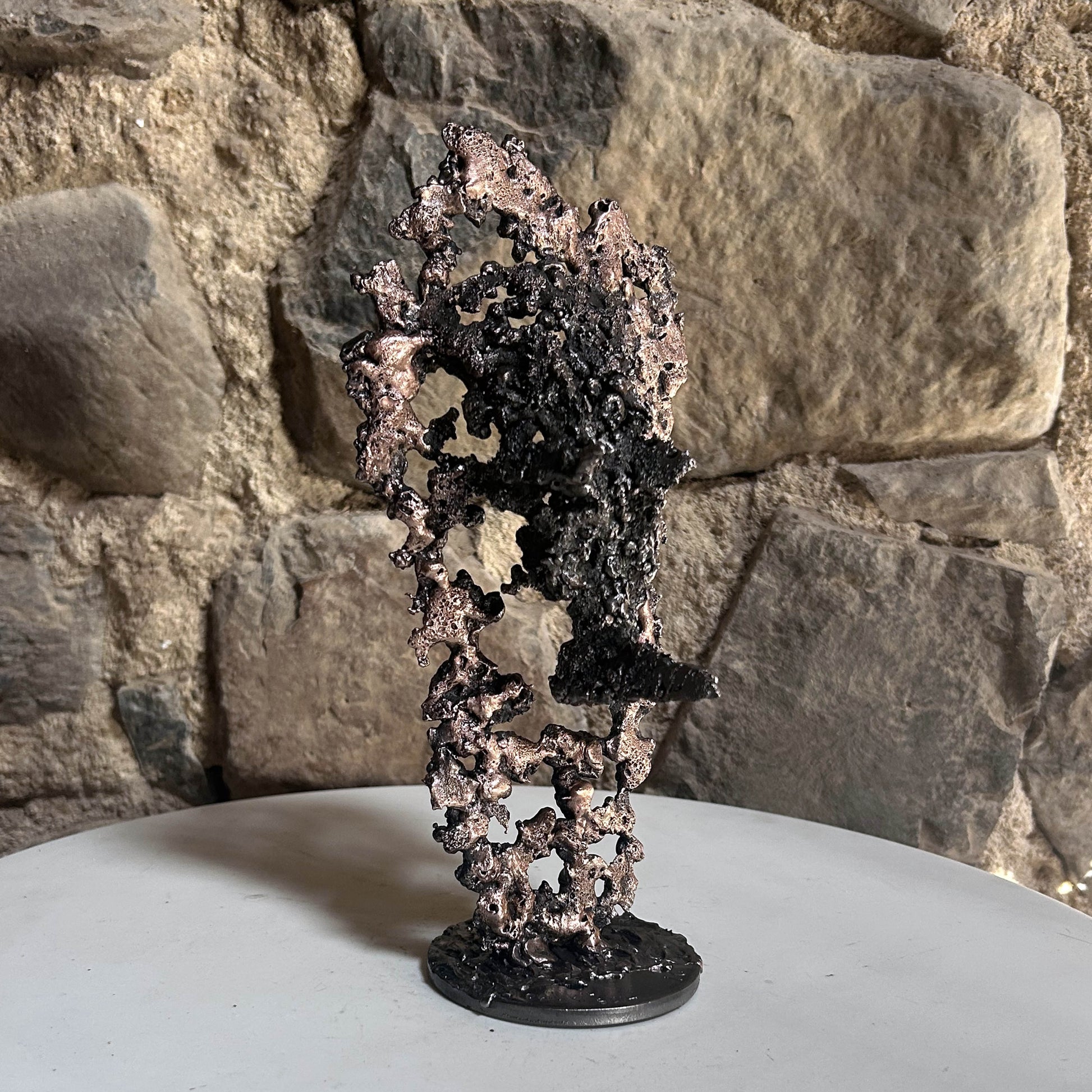 Sculpture rhinocéros contemporaine en acier et bronze par Philippe Buil