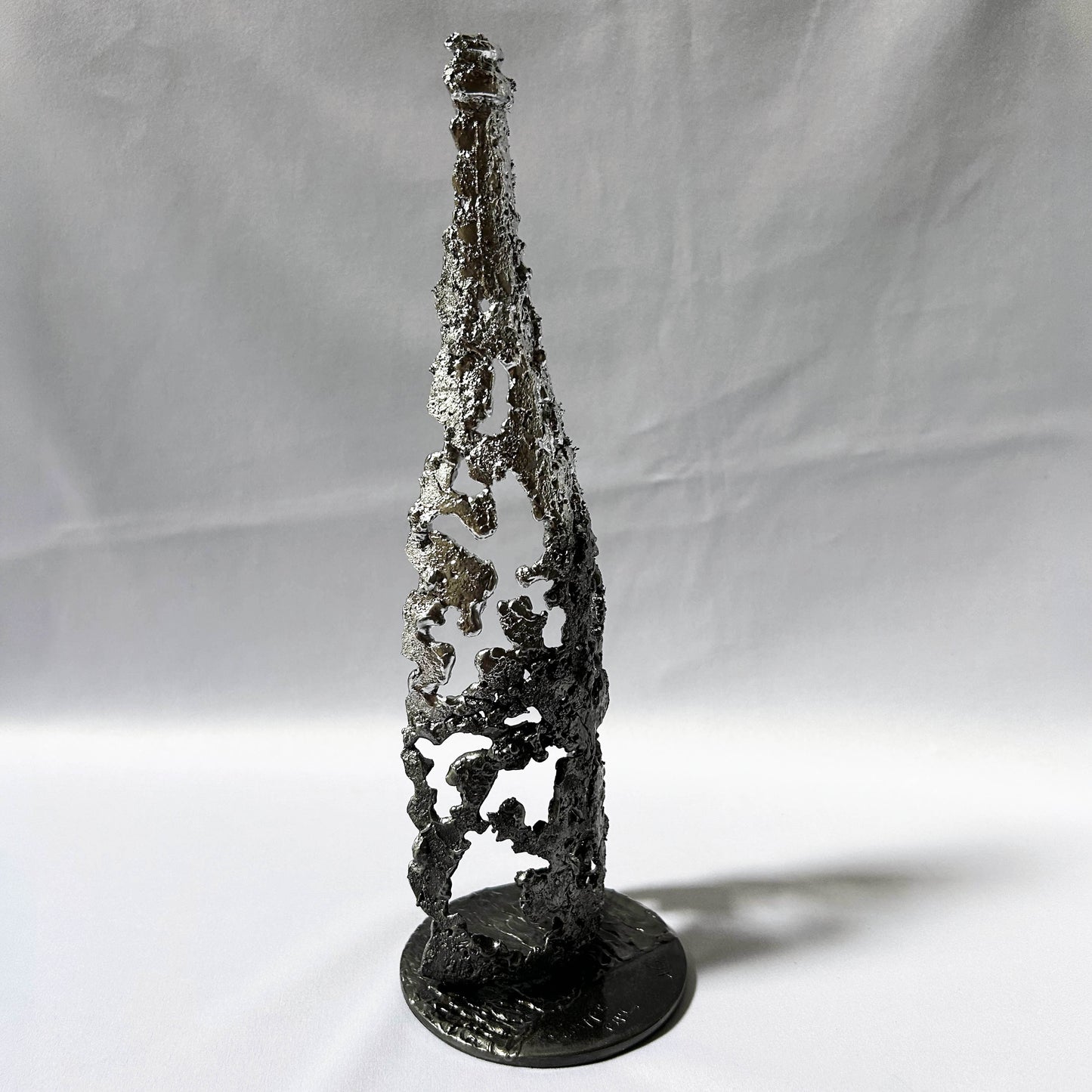 sculpture artistique bouteille vin design moderne