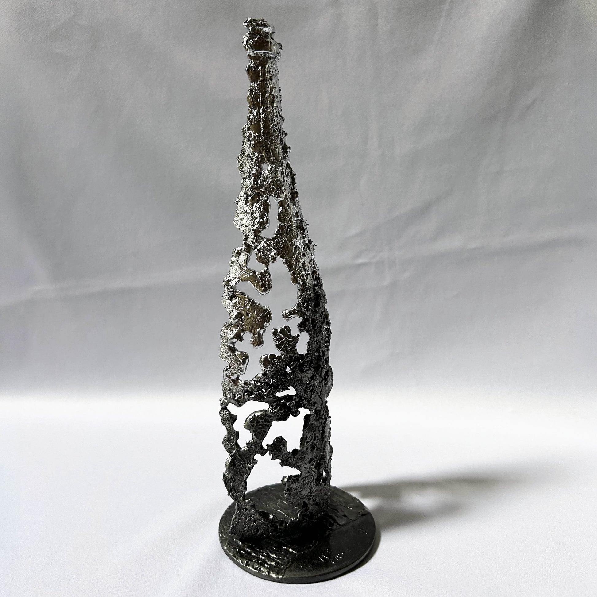 sculpture artistique bouteille vin design moderne