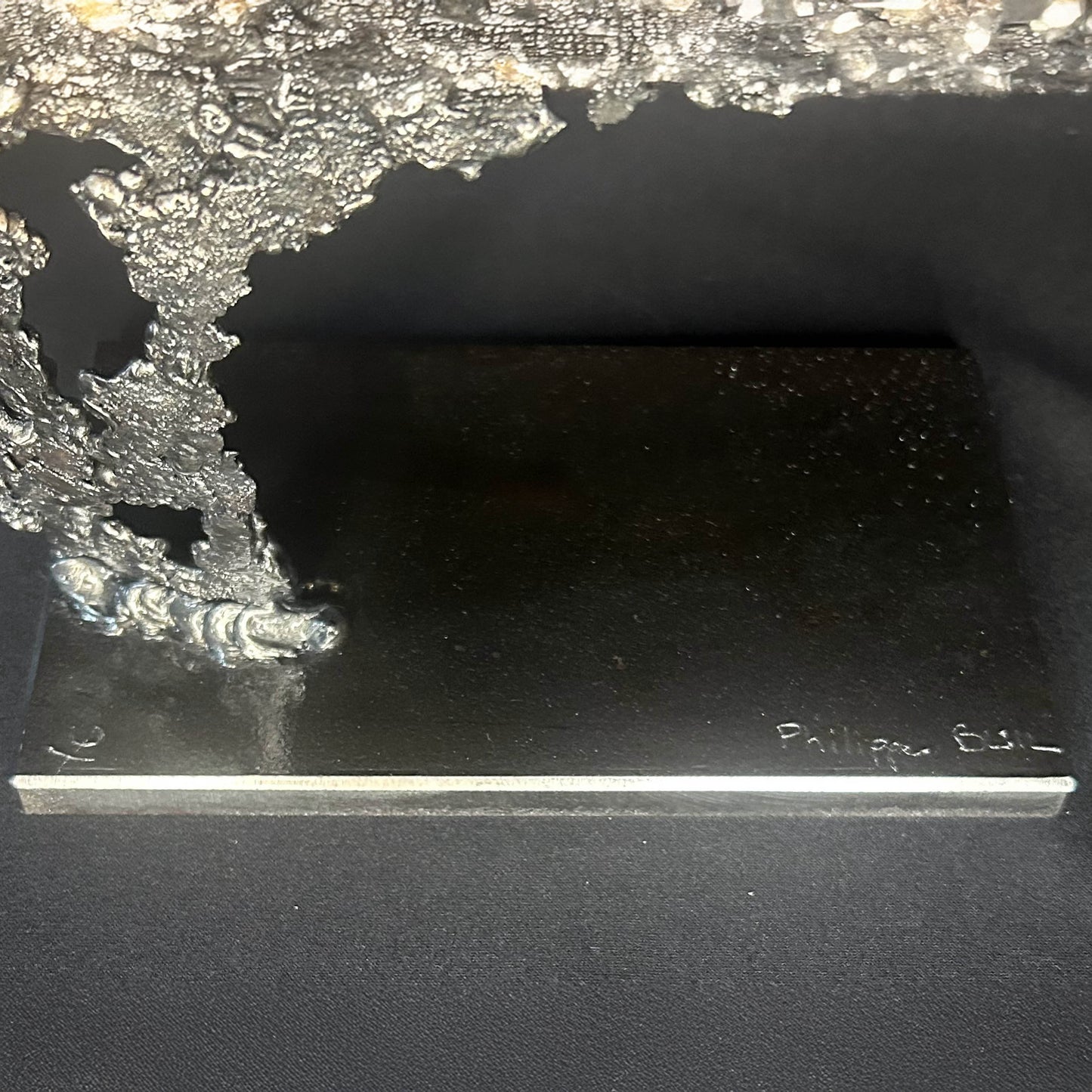 Buste féminin à taille réelle en dentelle de métal, sculpture en acier et bronze de Philippe Buil, forme ajourée organique, série Belisama.