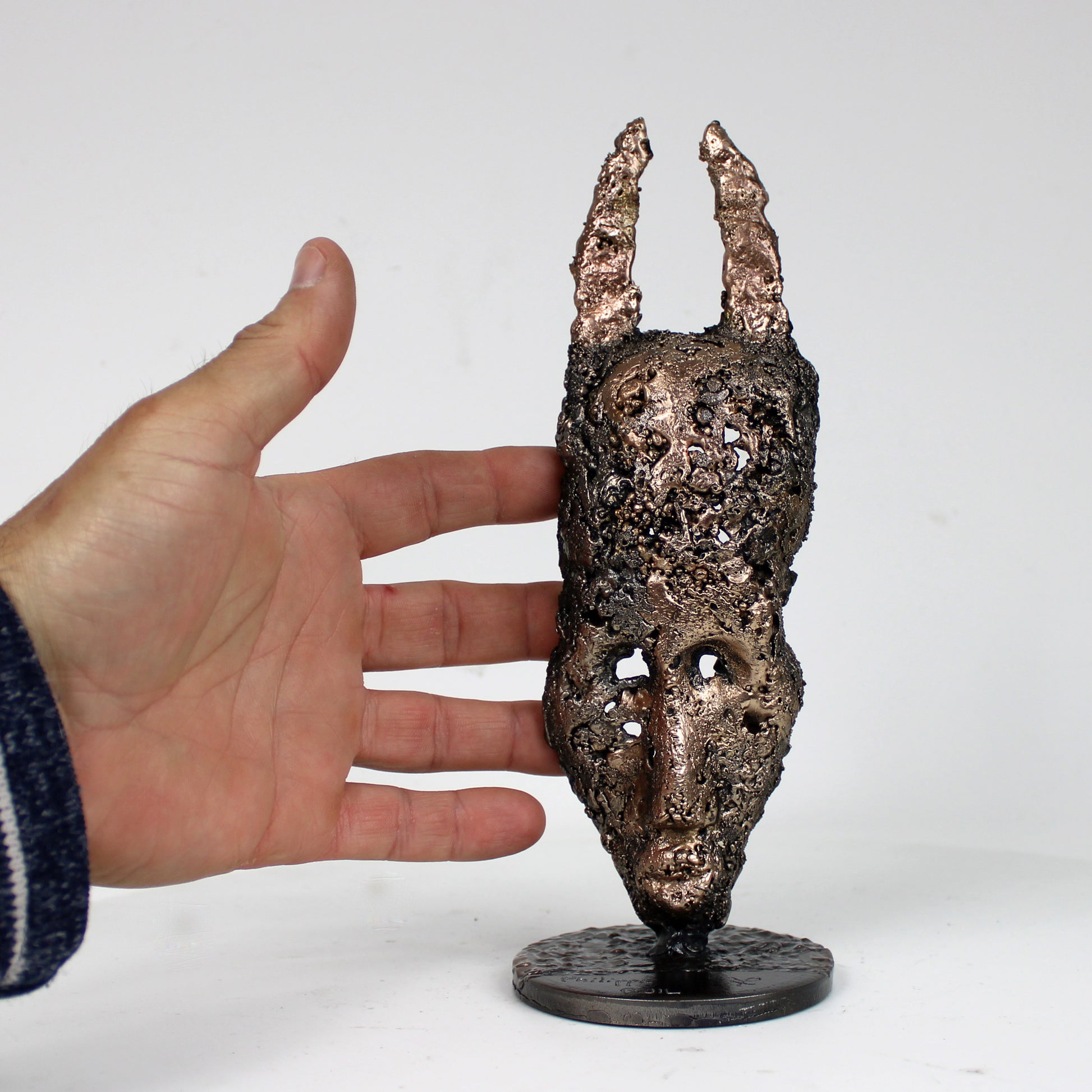 Sculpture visage africain bronze acier dentelle