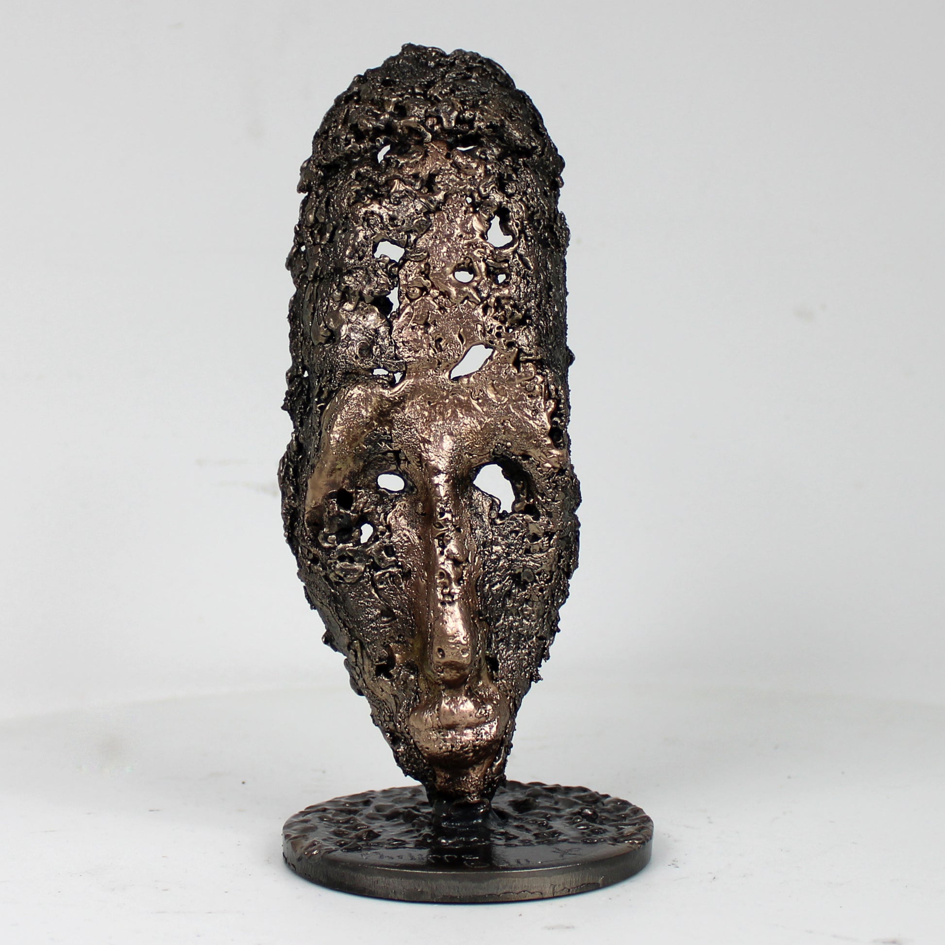 masque africain vendredi coiffe sculpture métal