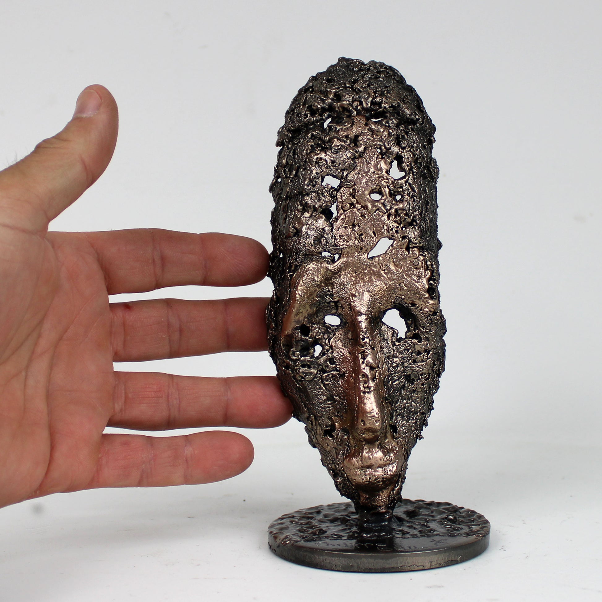 sculpture africaine bronze acier dentelle