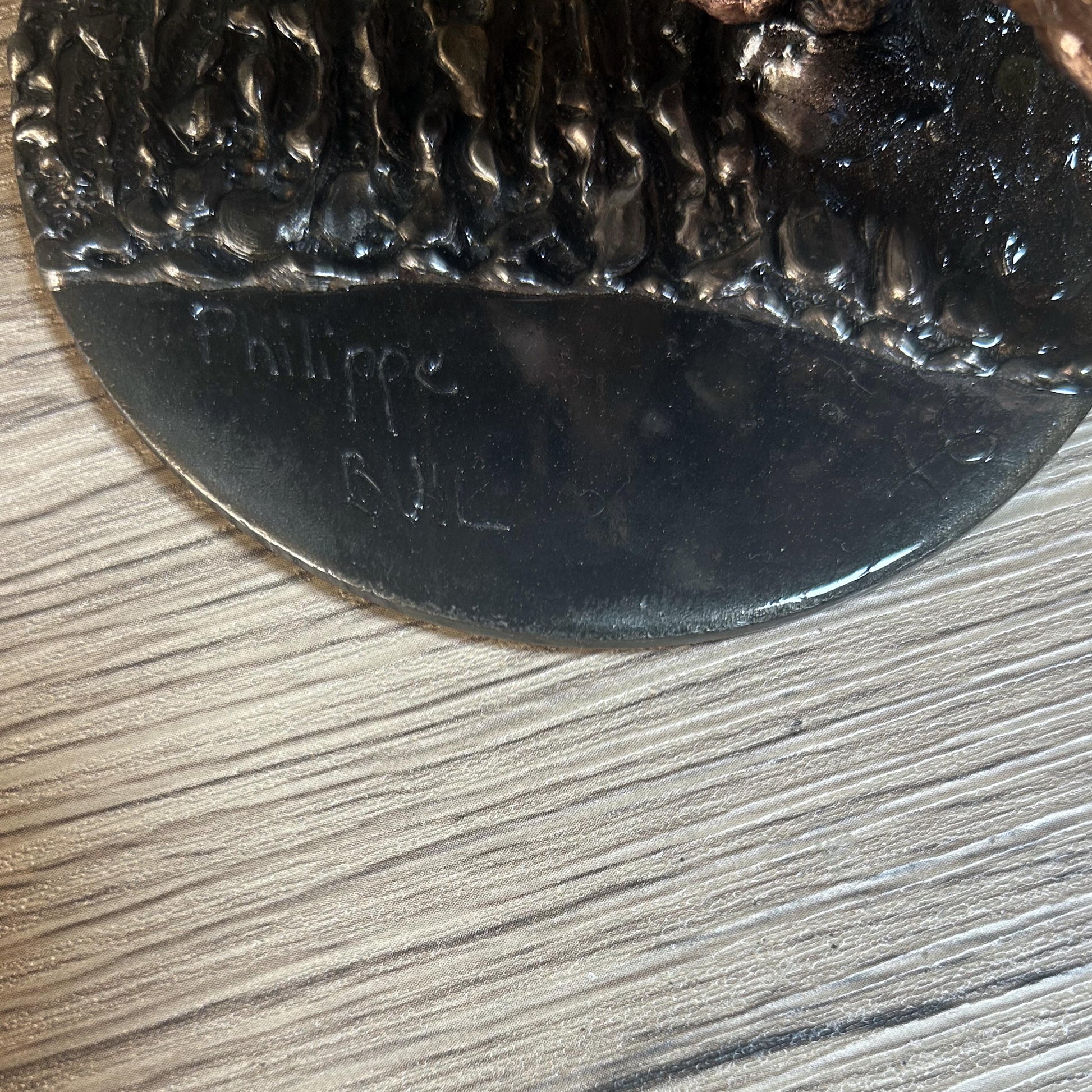 Une larme 45-25 - Sculpture visage dentelle métal acier et bronze