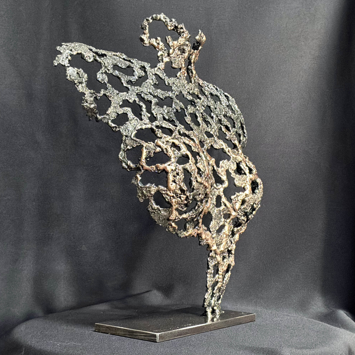 Belisama L’Élan des Origines, sculpture contemporaine représentant un buste féminin