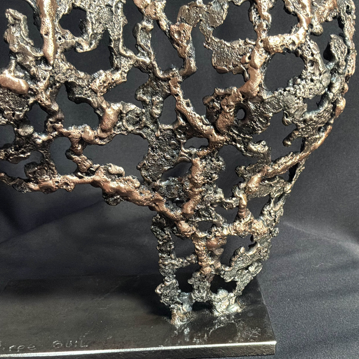 Détail de la dentelle de métal de Belisama L'élan des origines