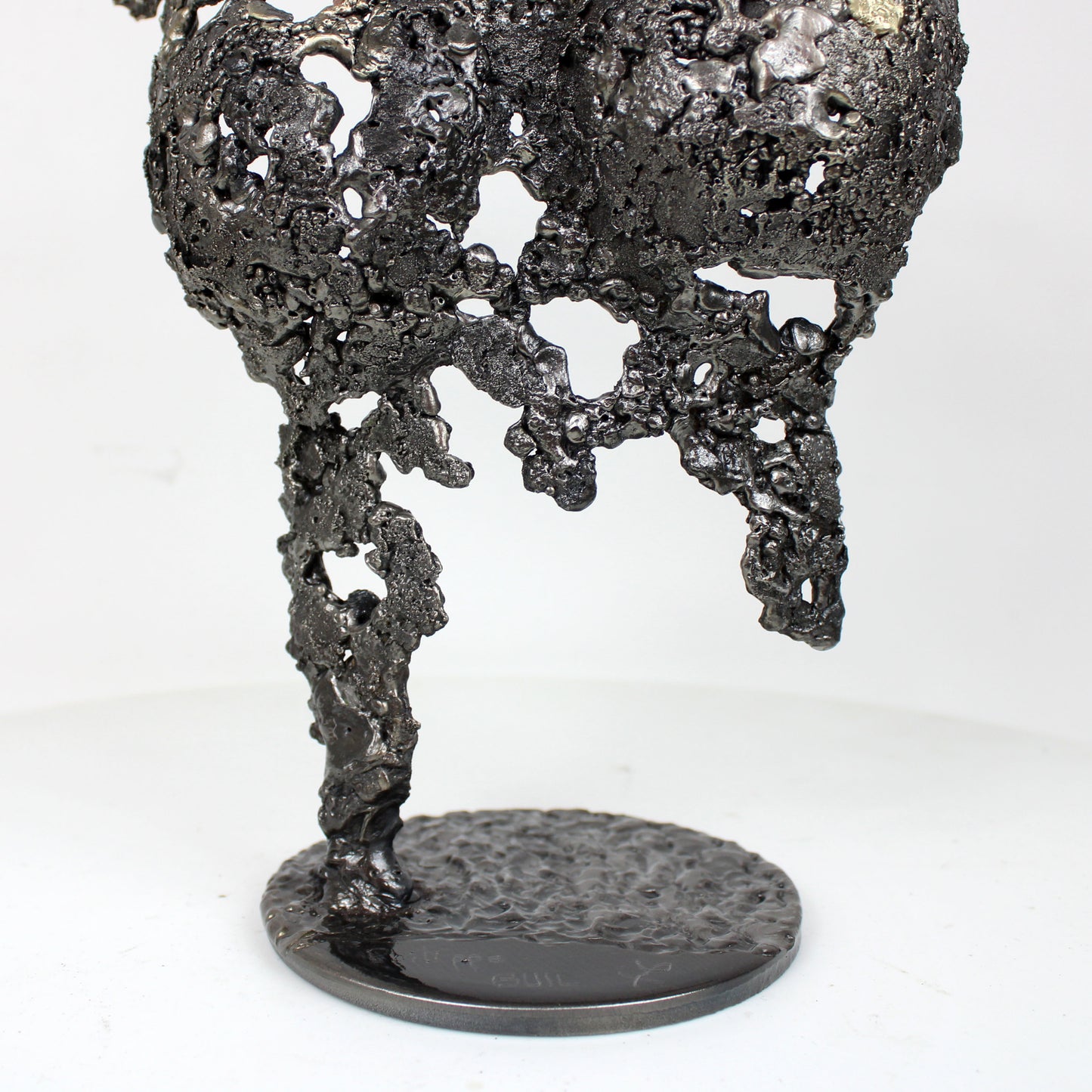 Pavarti Incertitude - Sculpture métal Corps femme dentelle acier et laiton