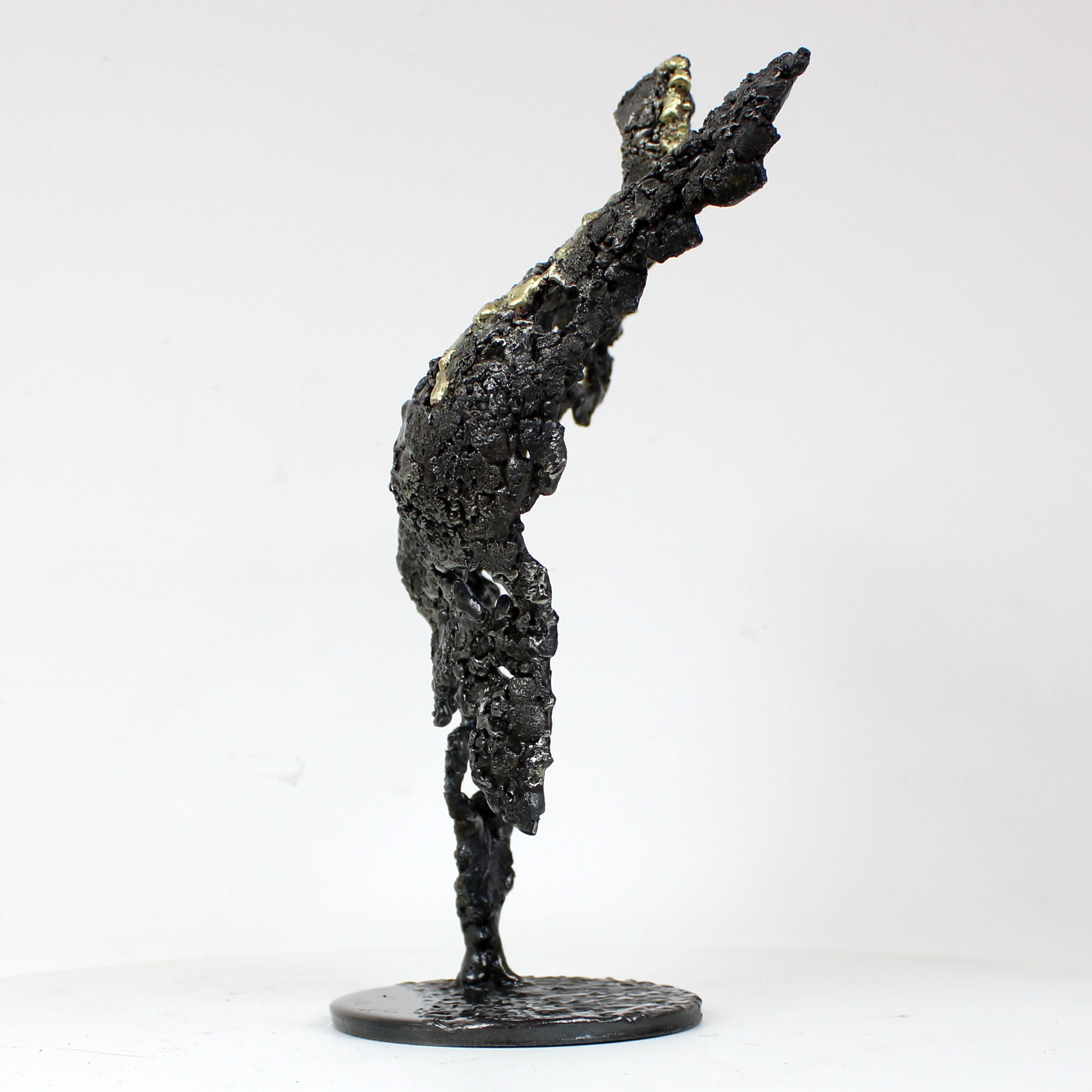 Pavarti Incertitude - Sculpture métal Corps femme dentelle acier et laiton