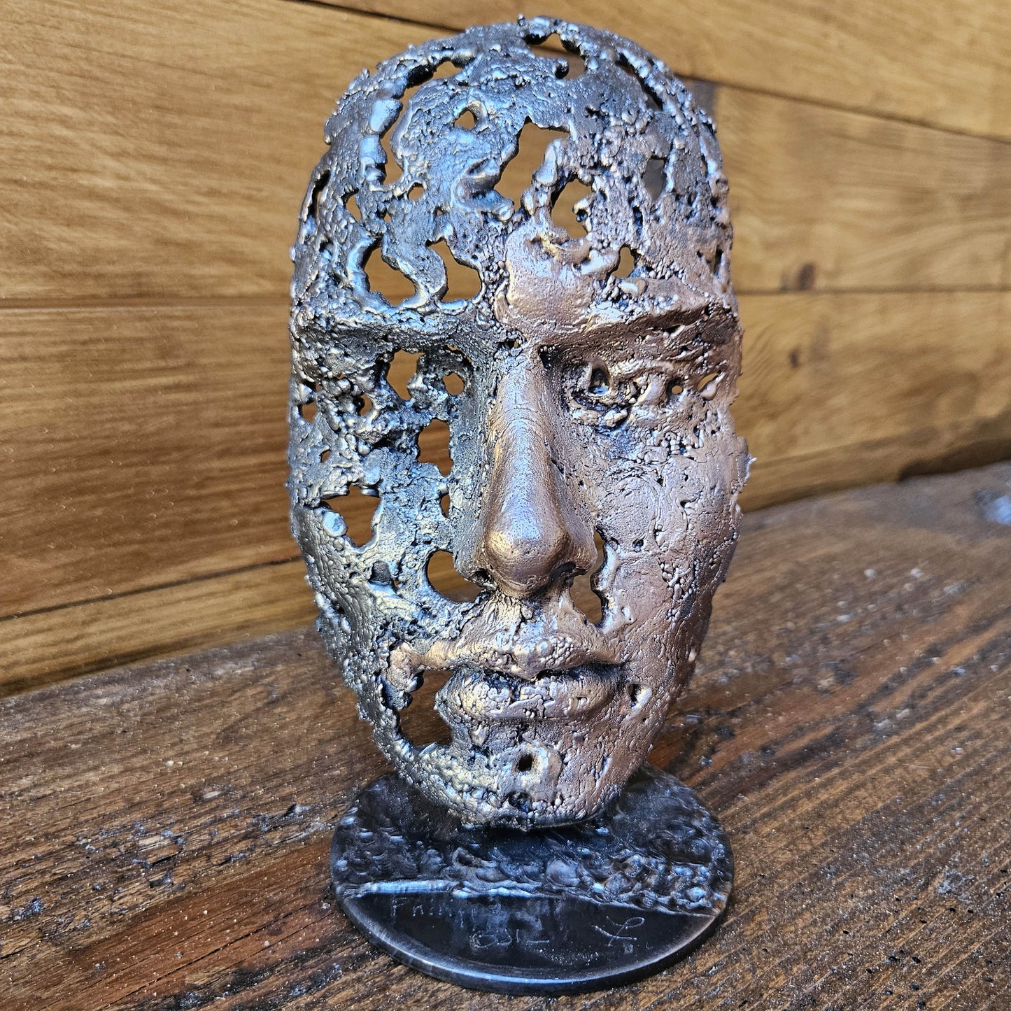 Une larme 58-23 - Sculpture visage dentelle métal acier et bronze