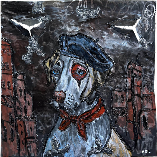 Sculpture murale en métal de Philippe Buil représentant un chien portant un béret et un foulard basque, avec pigments colorés et fond texturé sombre