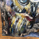 Œuvre murale de Philippe Buil représentant un hibou coloré réalisée en acier, dentelle de bronze et pigments, avec textures métalliques en relief.