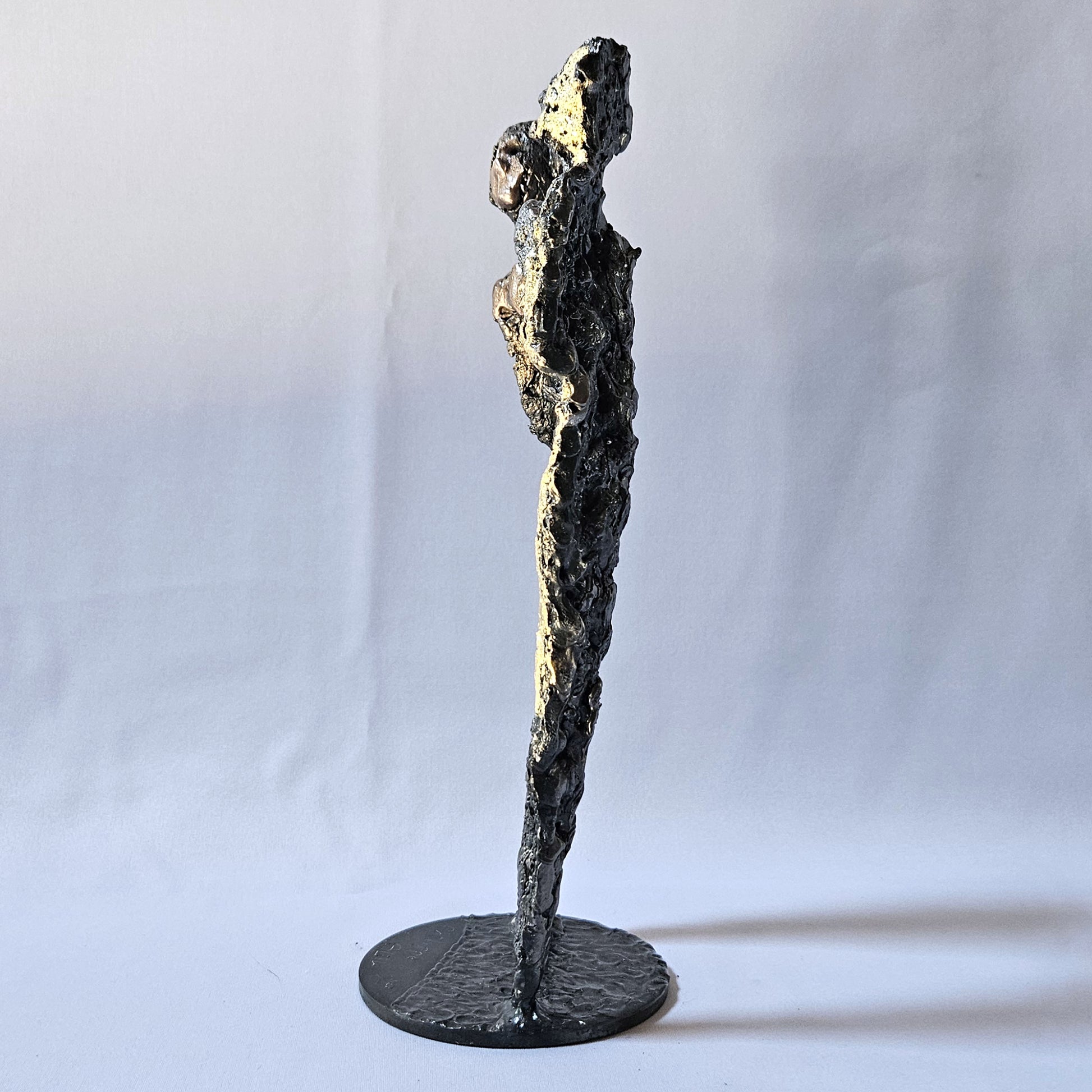 Duo de muses 65-23 - Sculpture femmes métal Bronze, Acier et feuilles or 24 carats