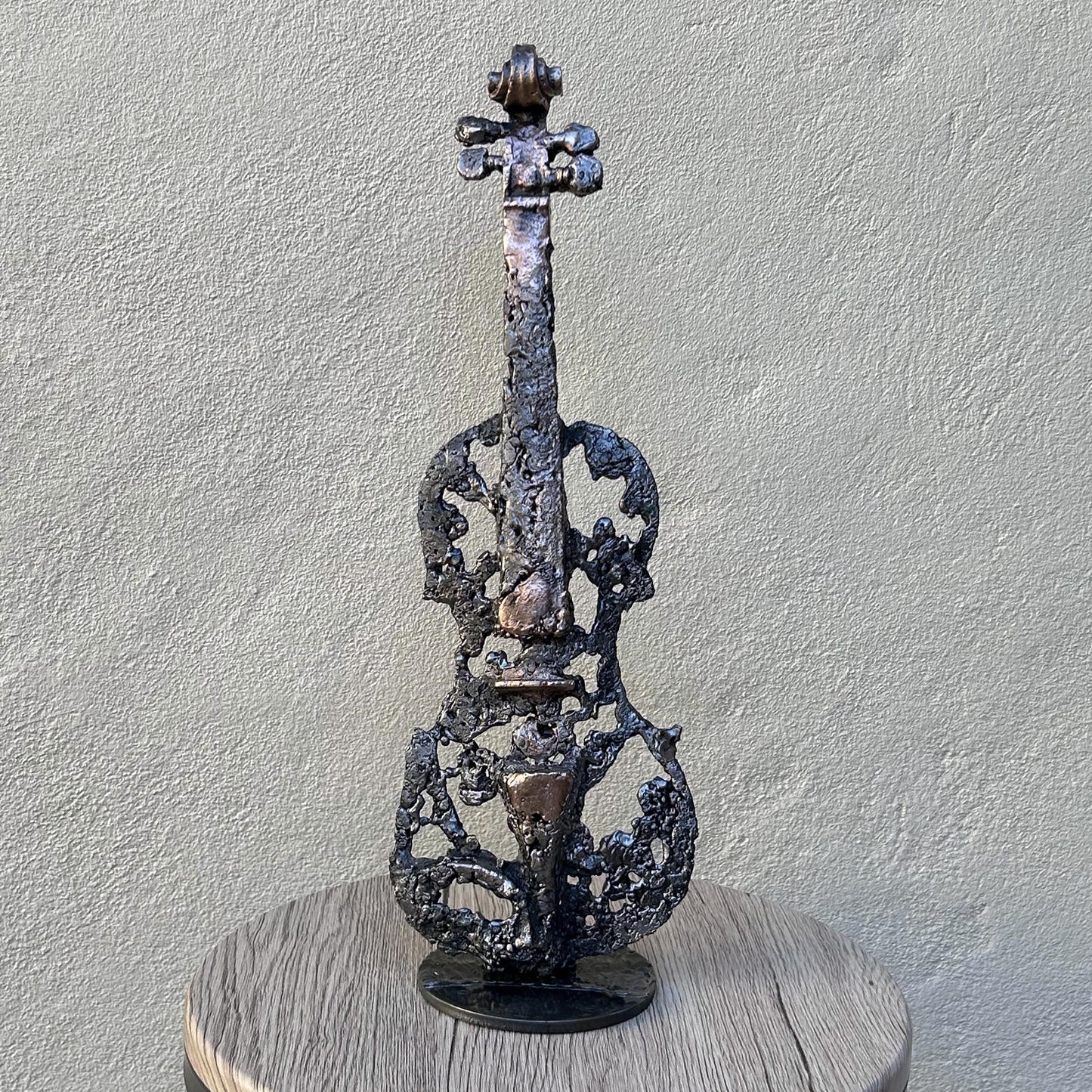 Oublié des dieux 71-23 - Sculpture violon dentelle métal acier et bronze