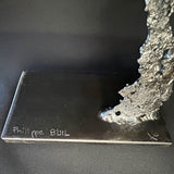 Sculpture contemporaine Belisama Andalouse sacrée par Philippe Buil, buste de femme en dentelle de métal bronze et acier sur socle noir. signature sur socle