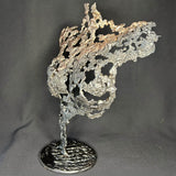 Sculpture buste de femme en dentelle de métal bicolore bronze et acier, série Parvati par Philippe Buil, échelle 1/3, effet drapé métallique - vue de profil