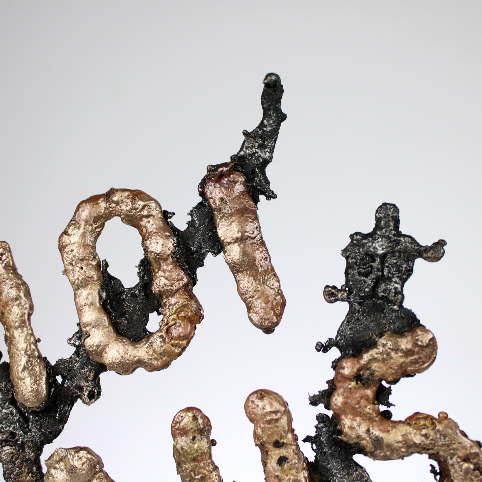 Moi aussi - Sculpture message dentelle métal acier bronze