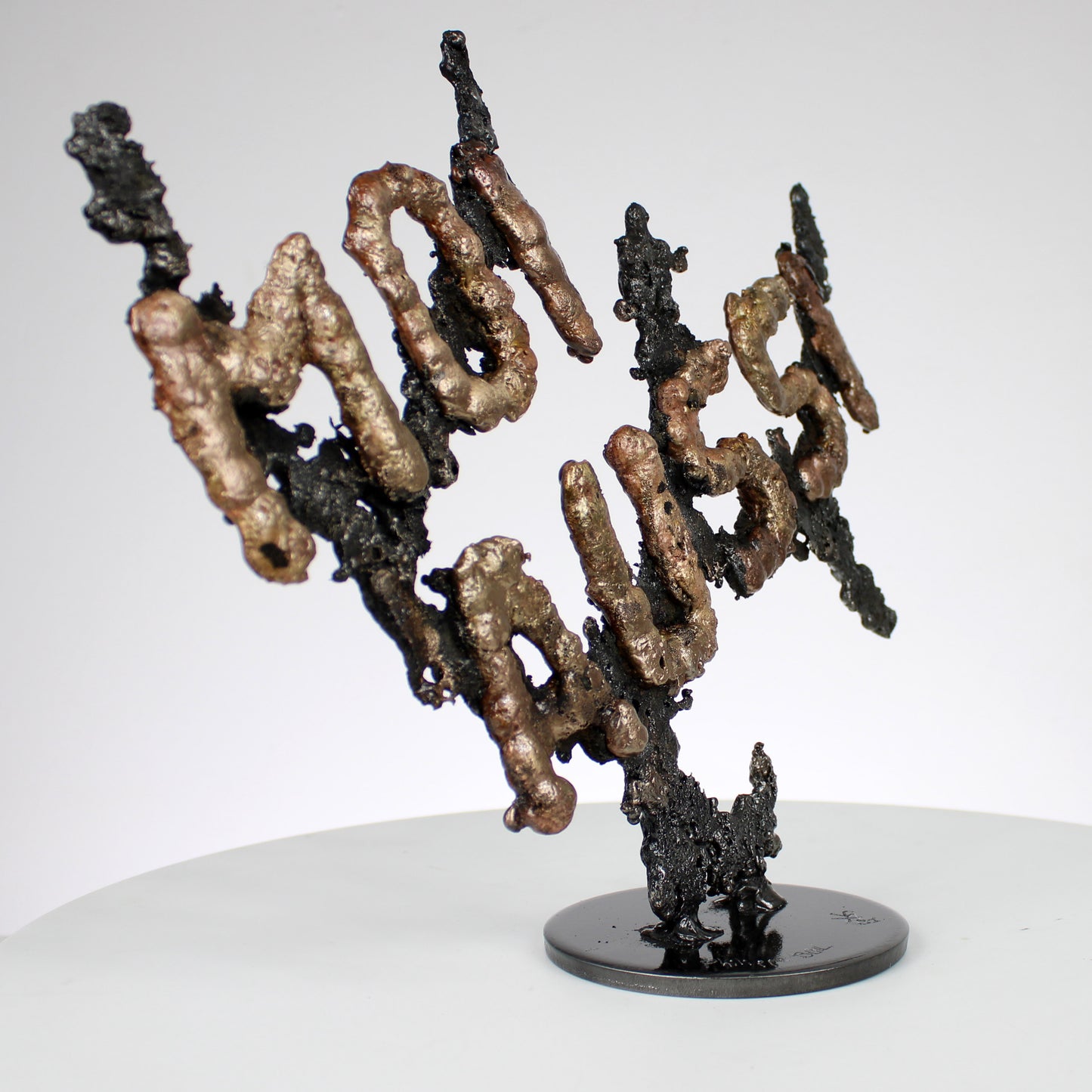 Moi aussi - Sculpture message dentelle métal acier bronze