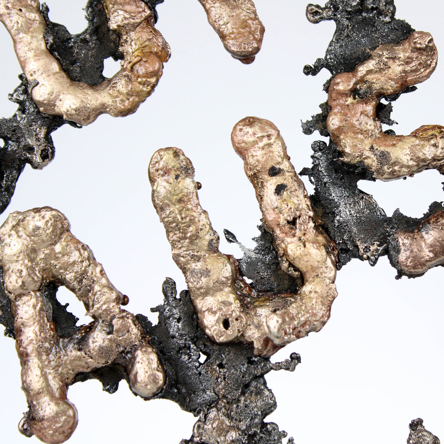 Moi aussi - Sculpture message dentelle métal acier bronze