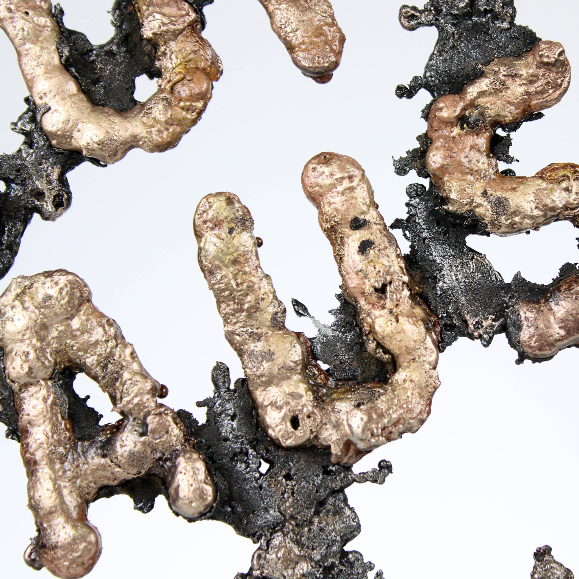 Moi aussi - Sculpture message dentelle métal acier bronze