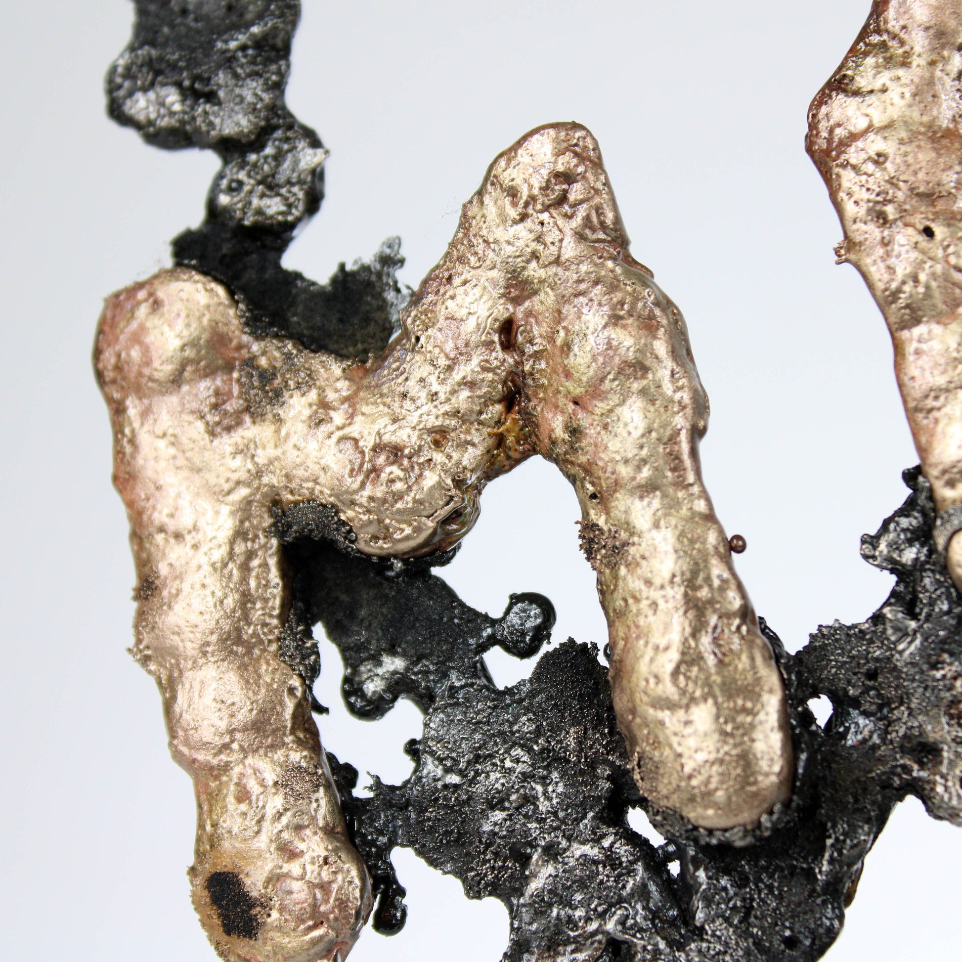 Moi aussi - Sculpture message dentelle métal acier bronze