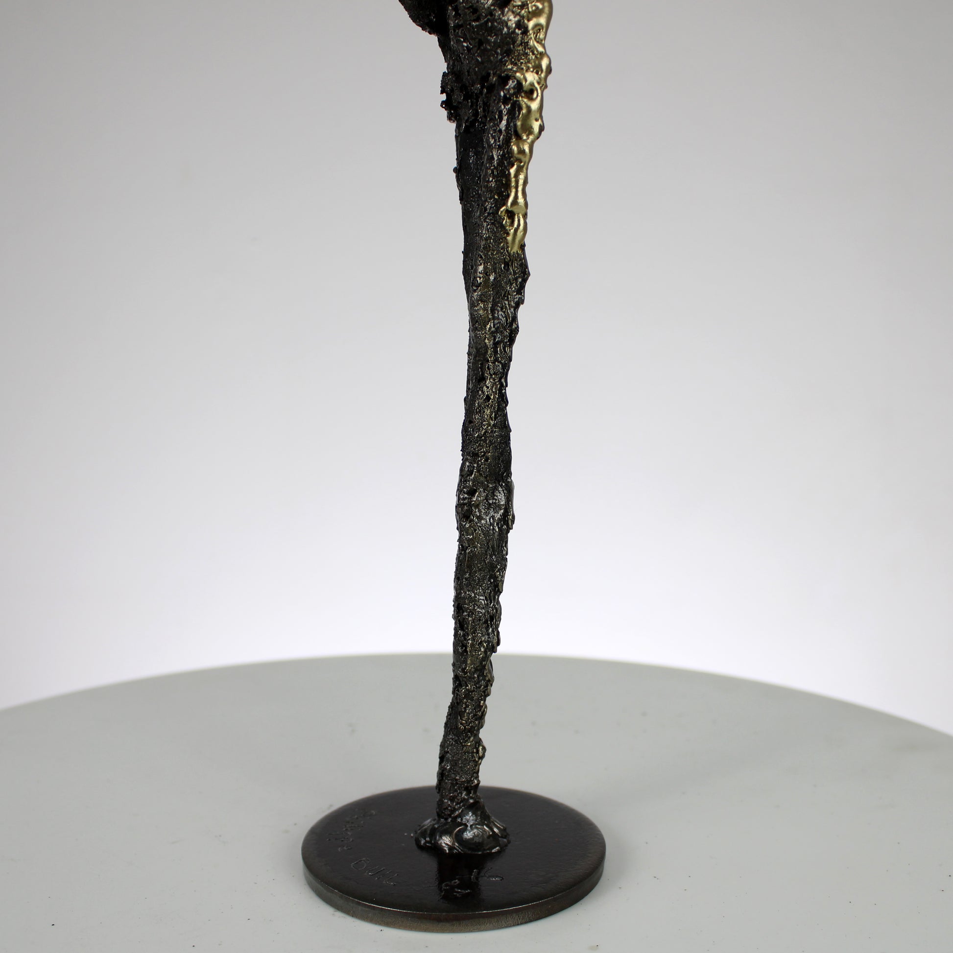 Muse 144-21 - Sculpture femme dentelle métal acier et laiton