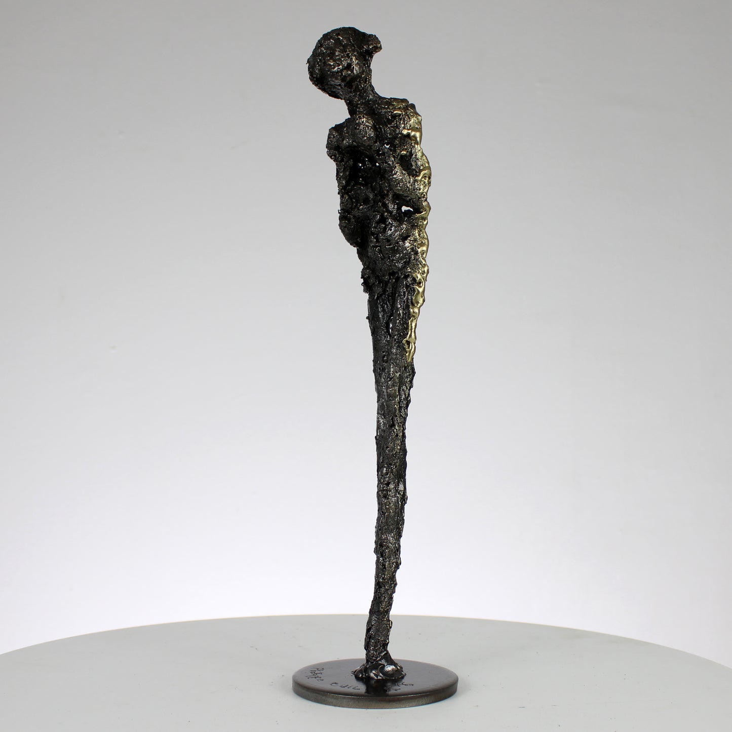 Muse 144-21 - Sculpture femme dentelle métal acier et laiton