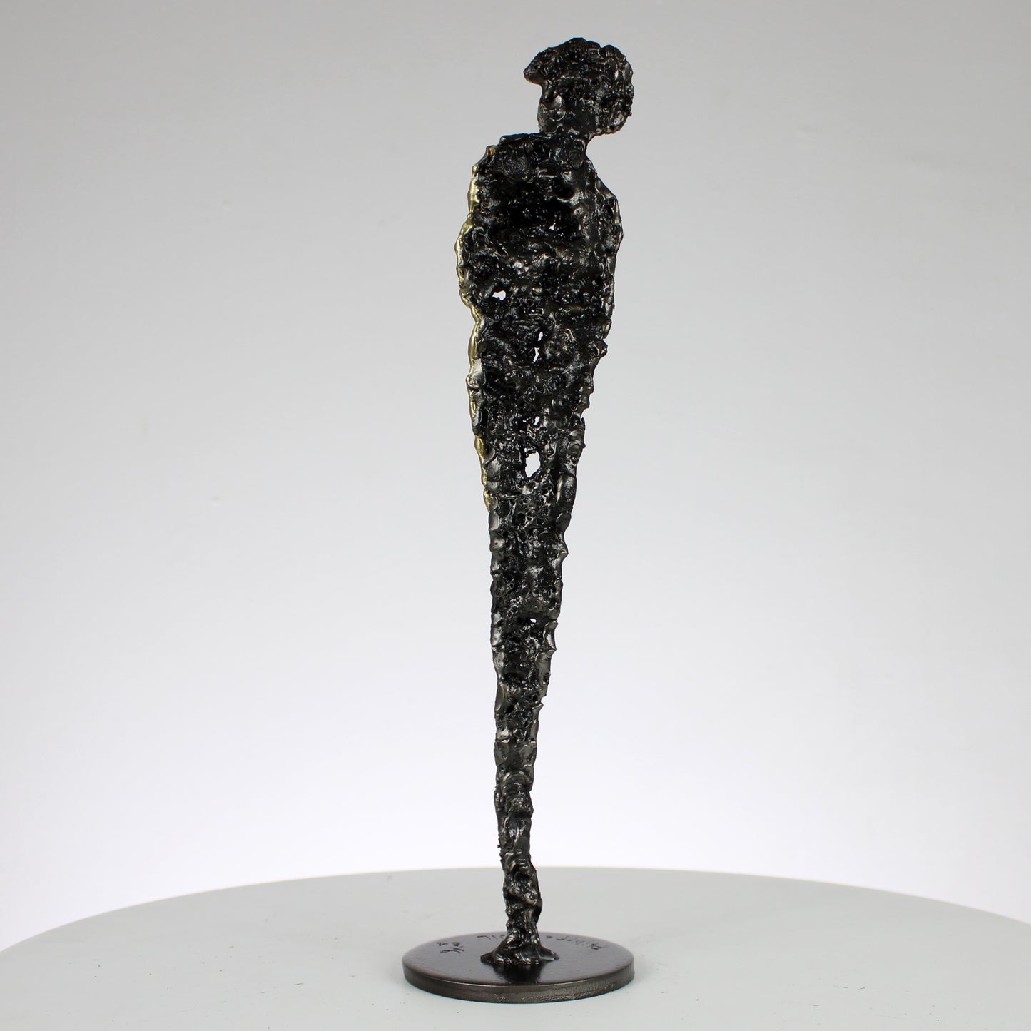 Muse 144-21 - Sculpture femme dentelle métal acier et laiton