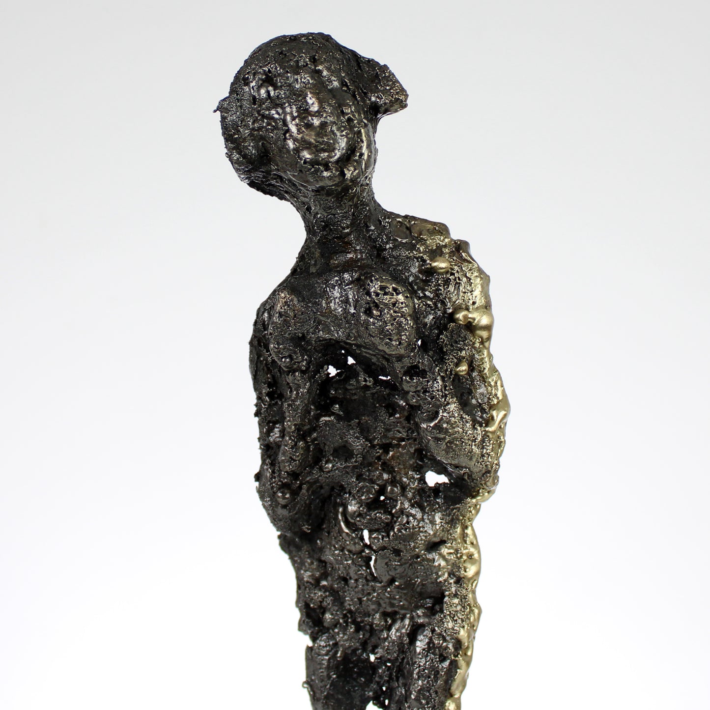 Muse 144-21 - Sculpture femme dentelle métal acier et laiton