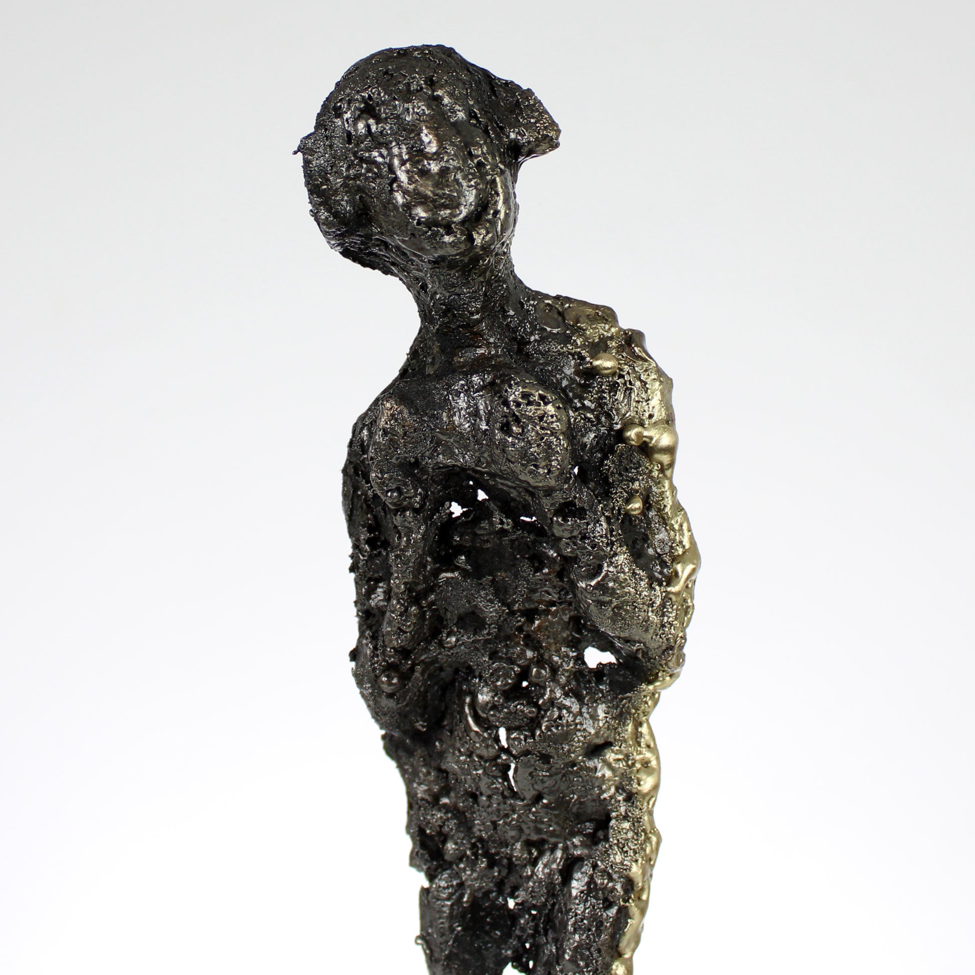 Muse 144-21 - Sculpture femme dentelle métal acier et laiton