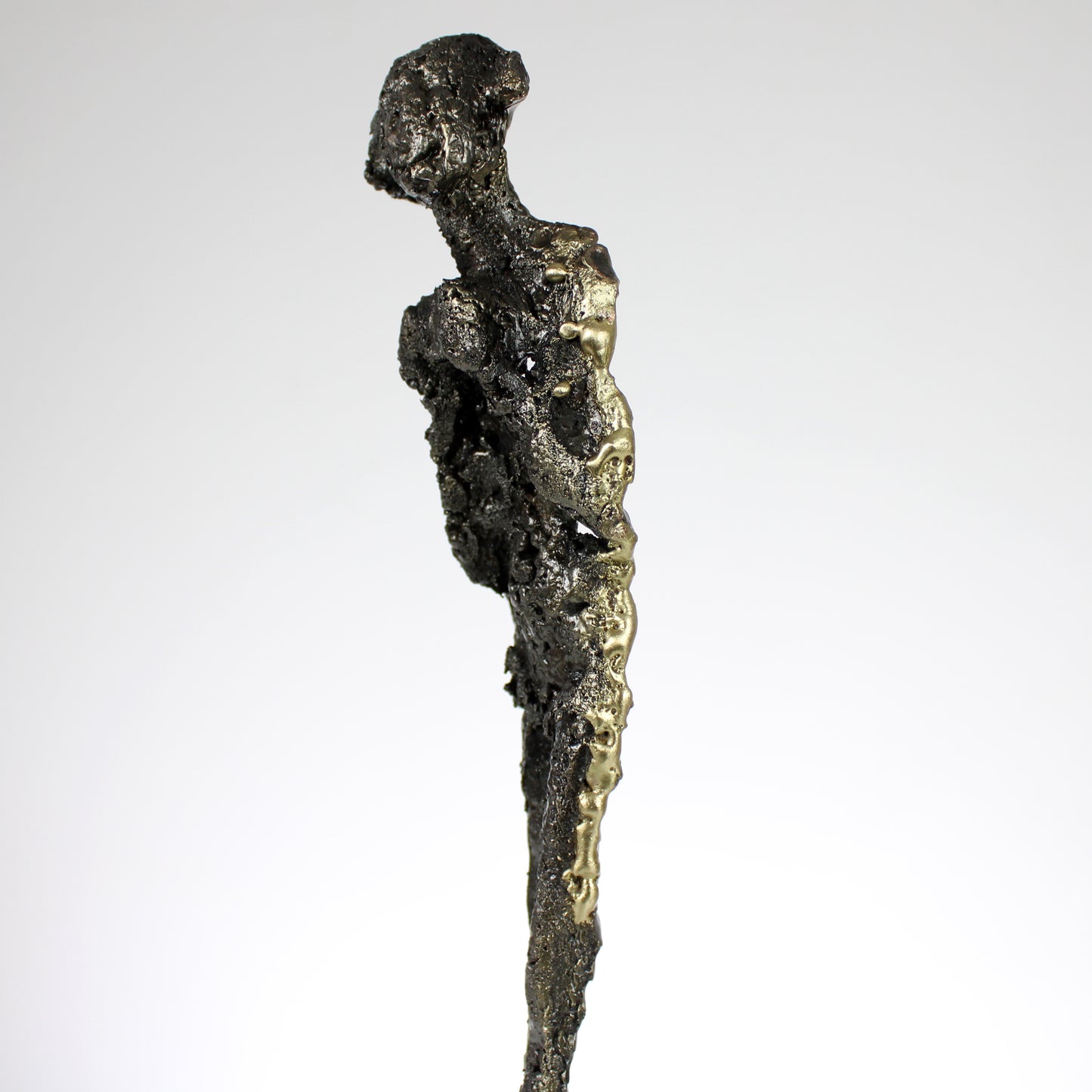 Muse 144-21 - Sculpture femme dentelle métal acier et laiton