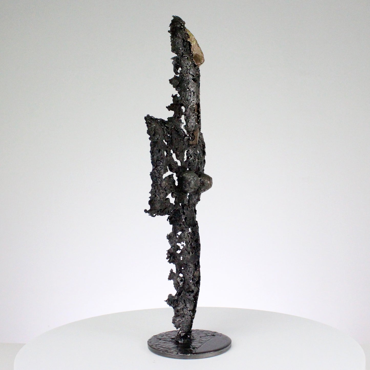 Idole CLXV - Sculpture métal corps bronze et acier - Buil