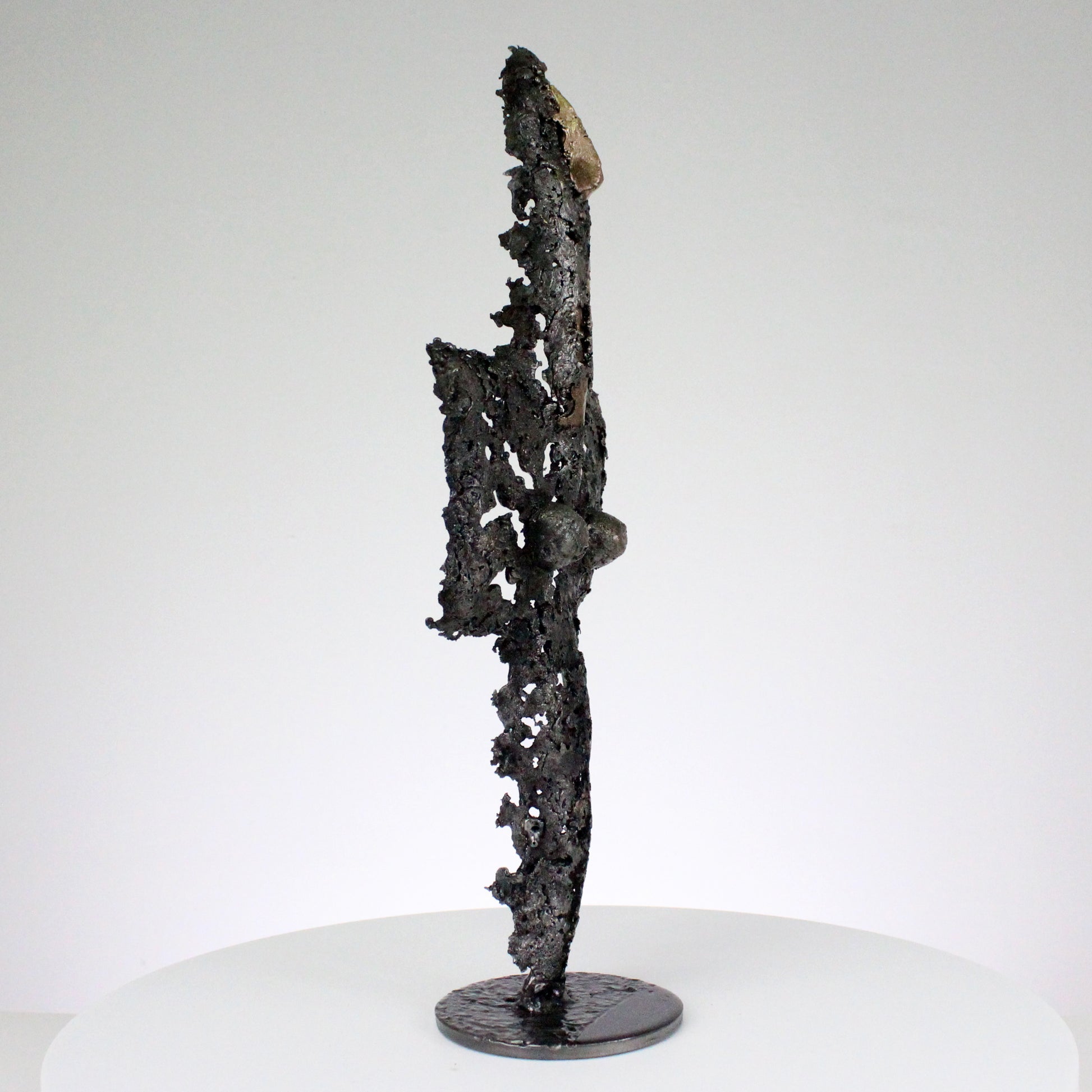 Idole CLXV - Sculpture métal corps bronze et acier - Buil