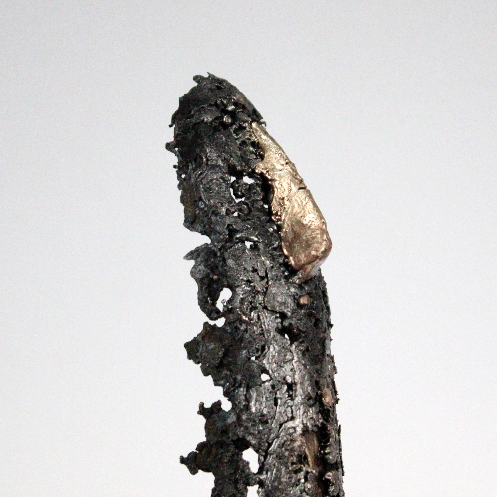 Idole CLXV - Sculpture métal corps bronze et acier - Buil