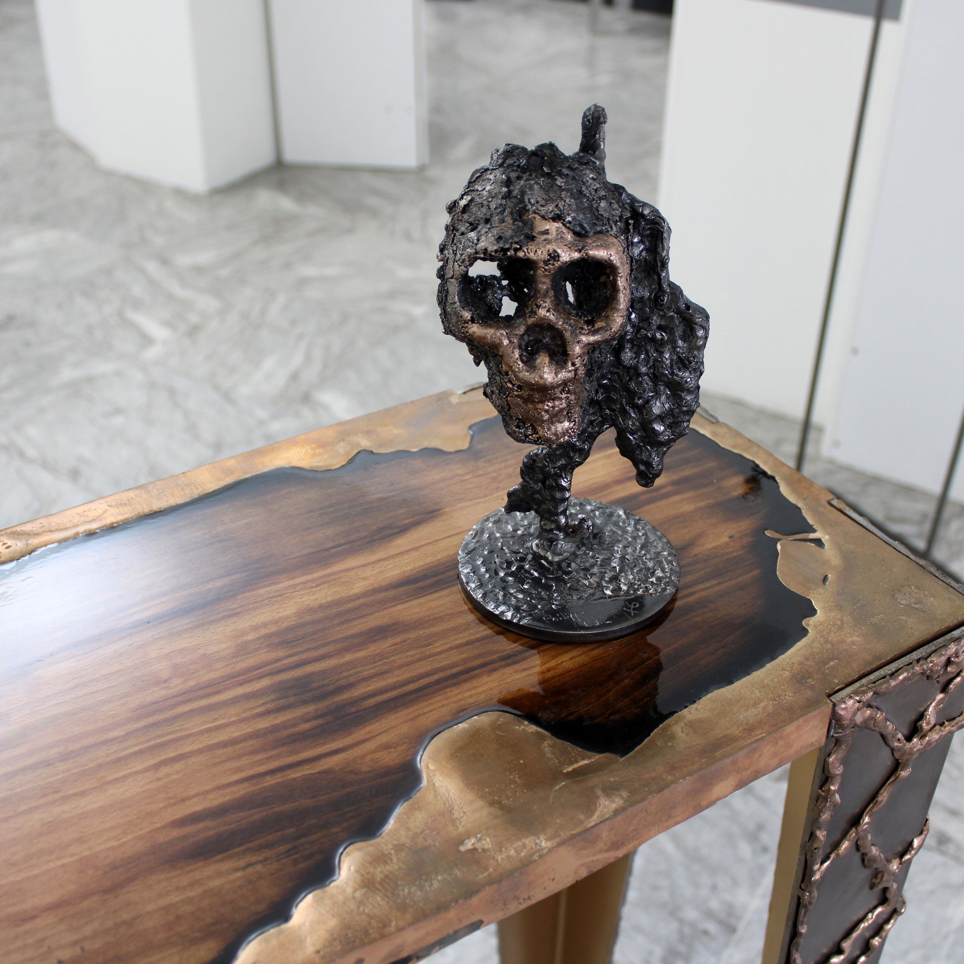 Crane 27-23 - Sculpture tete de mort en dentelle de metal acier et bronze