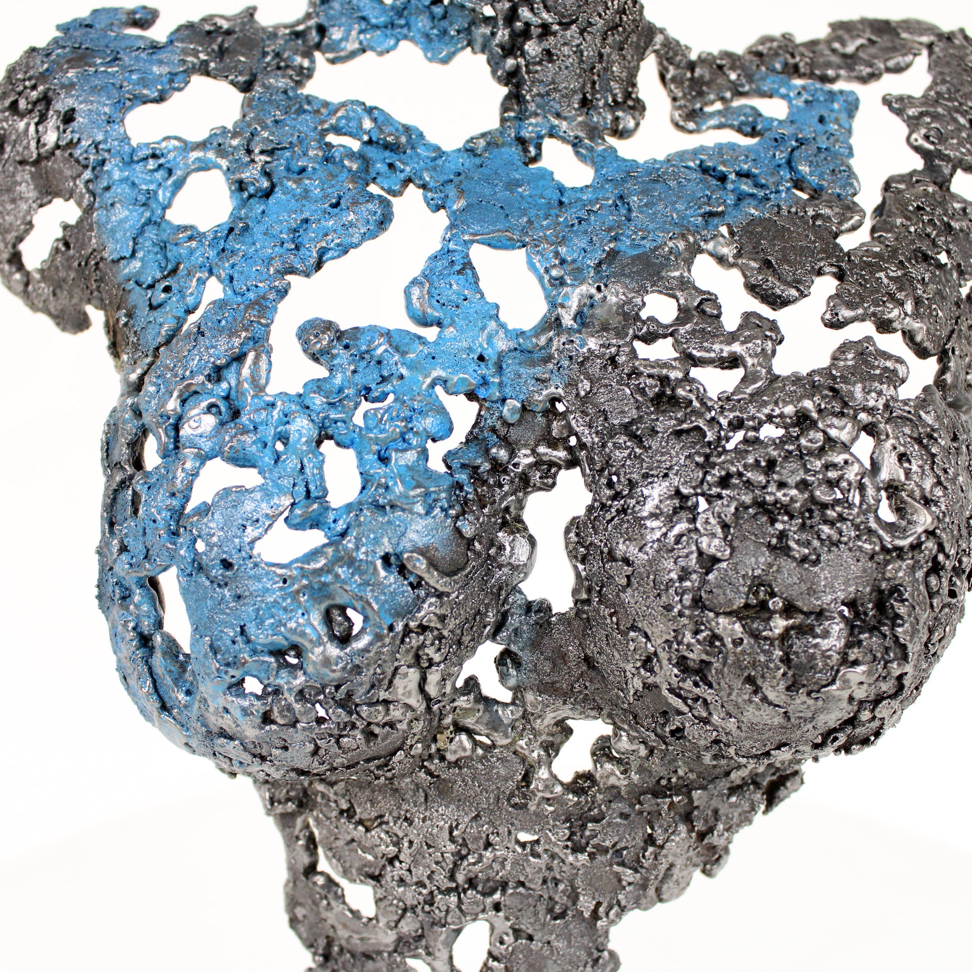 Pavarti Oceanie - Sculpture bustier femme dentelle metal patine bleue