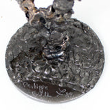 Flamme vanité 40-22 - Sculpture crane bronze sur flamme en dentelle acier et or
