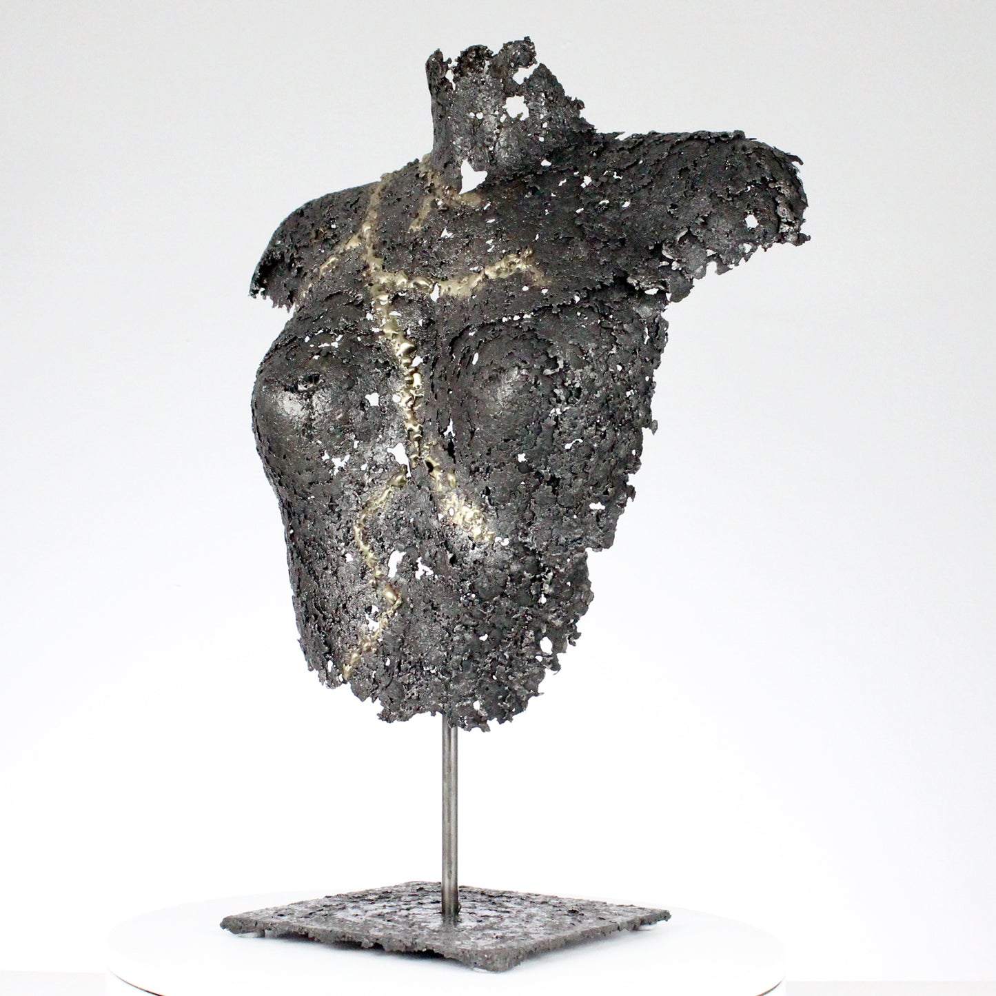 Sculpture Belisama Lutchia buste femme acier et laiton